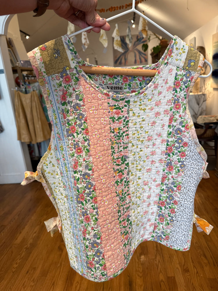 Verona flower vest quilt