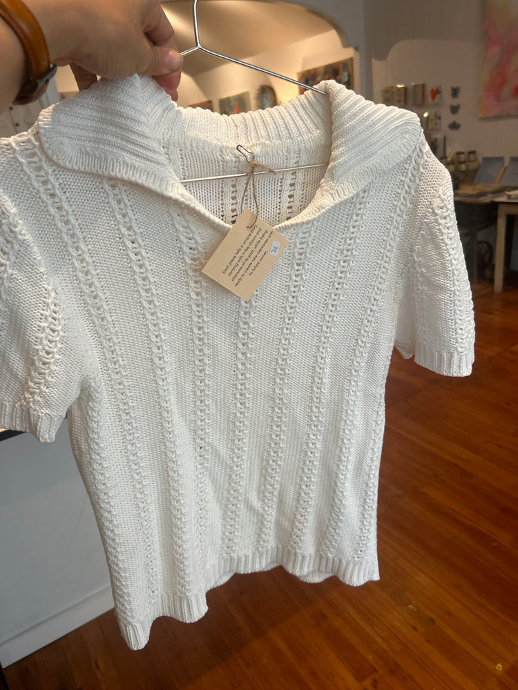 White short sleeve sweater preloved