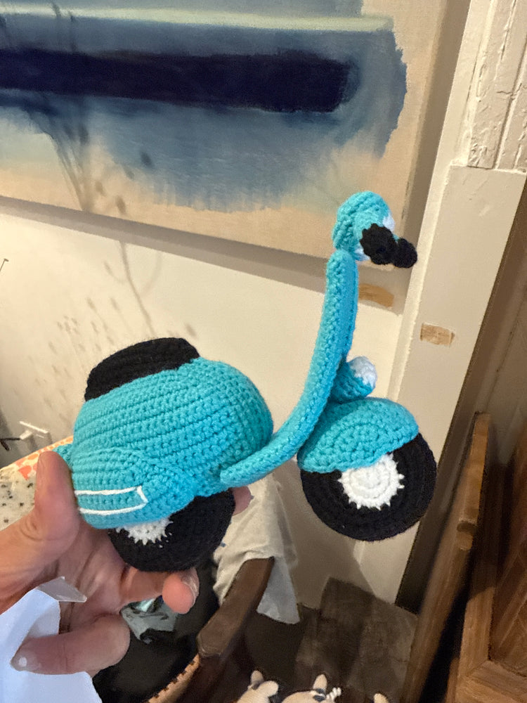 Sunita crochet vespa