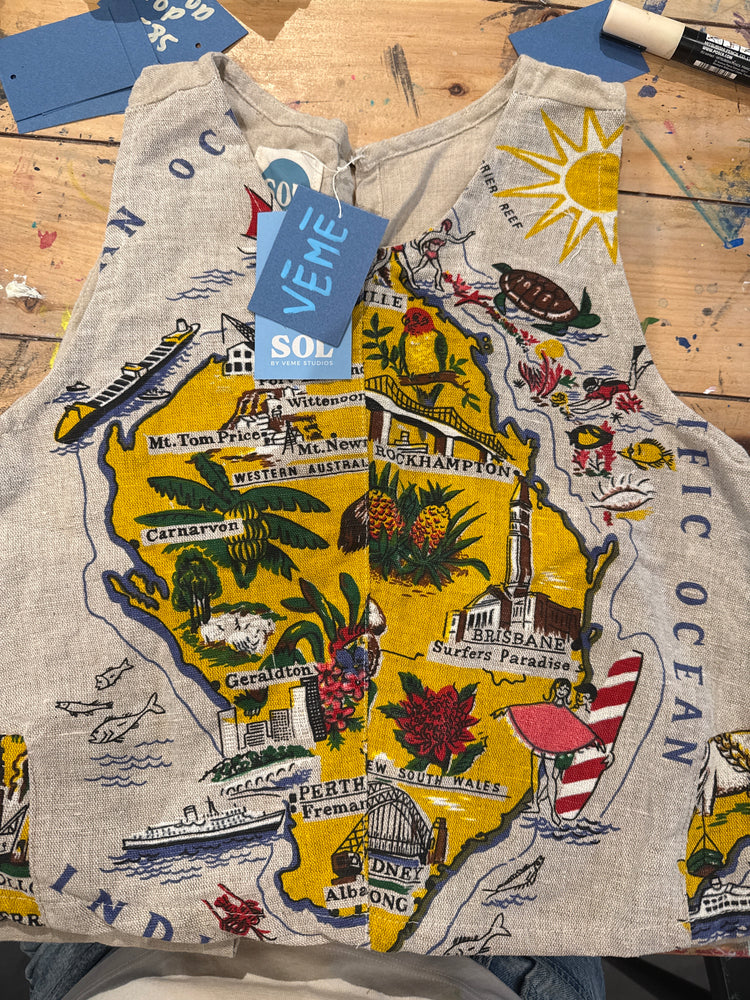 Sol luna Australia top