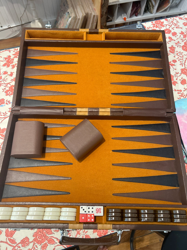 Backgammon set