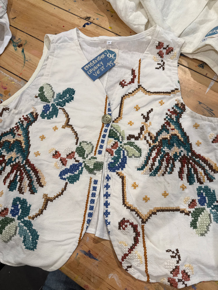 Sol Embroidered white tie top