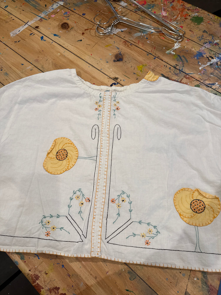 Sol Estrella embroider top