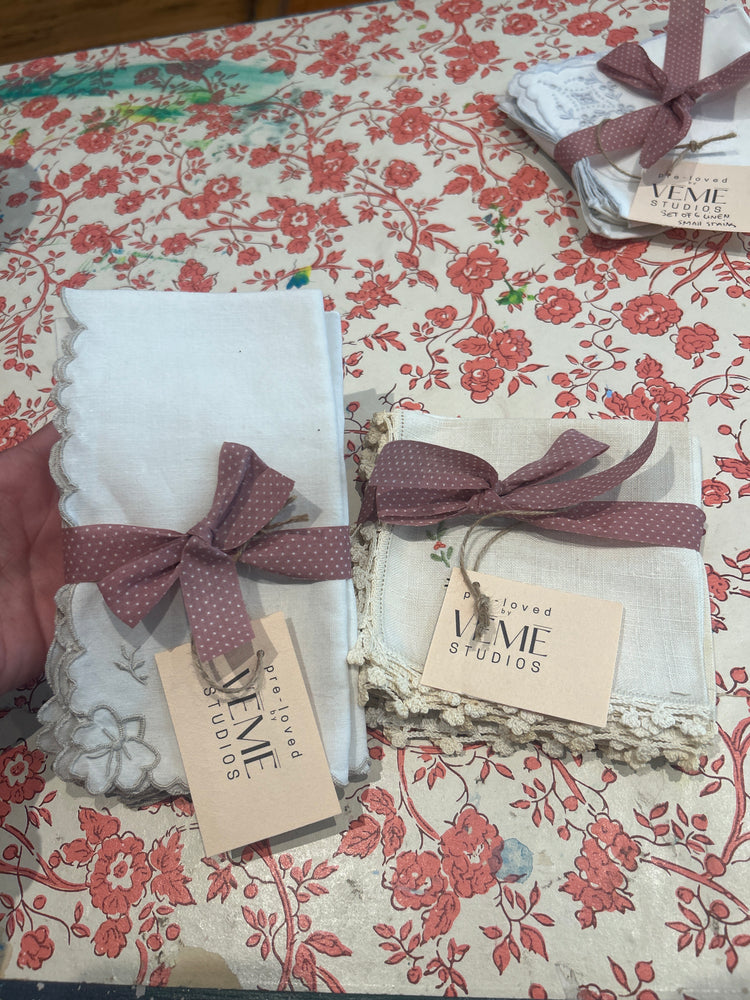 Set of 4 napkins pre loved