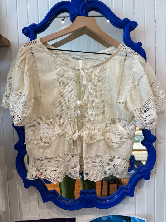 Verona Sentimental lace tops
