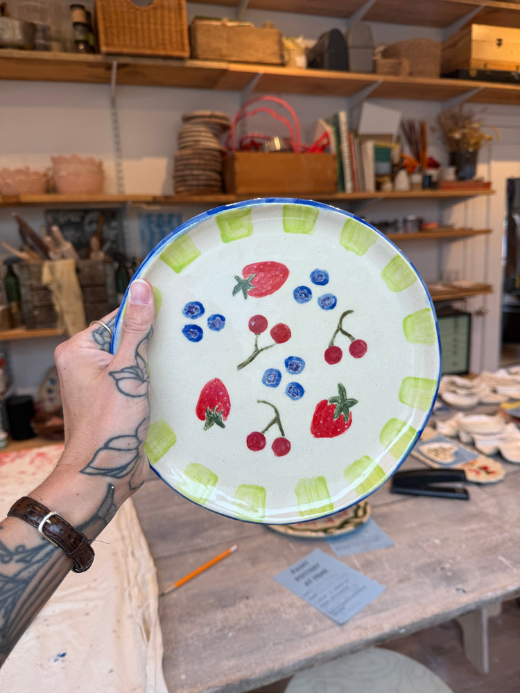 Private Glaze a Ceramic Plate or Platter
